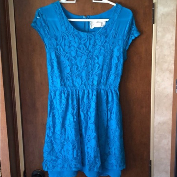 Lace dress! - Picture 1 of 5